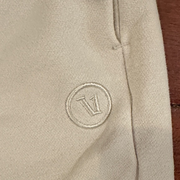 Vuori Women’s Light Cream Joggers - Picture 3 of 5